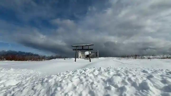 龍神(本別)の{uncategorized: "未分類", other: "その他", undefined: "問題あり", building: "その他建物", grave: "お墓", sacred_gate: "鳥居", guardian: "狛犬", statue: "像", buddha: "仏像", history: "歴史", nature: "自然", garden: "庭園", animal: "動物", pagoda: "塔", temizu: "手水舎", mountain_gate: "山門・神門", sanctuary: "本殿・本堂", subordinate: "末社・摂社", art: "芸術", scenery: "景色", jizo: "地蔵", ema: "絵馬", goshuin: "御朱印", omikuji: "おみくじ", items: "授与品その他", amulet: "お守り", goshuincho: "御朱印帳", eats: "食事", festival: "お祭り", votive_dance: "神楽", shichigosan: "七五三参", wedding: "結婚式", experience: "体験その他", initially: "初詣", around: "周辺", anti_infection: "感染症対策"}