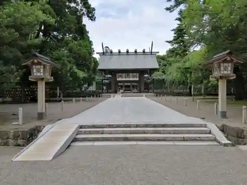 宮崎神宮の山門