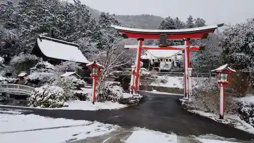 石母田　三吉神社の鳥居