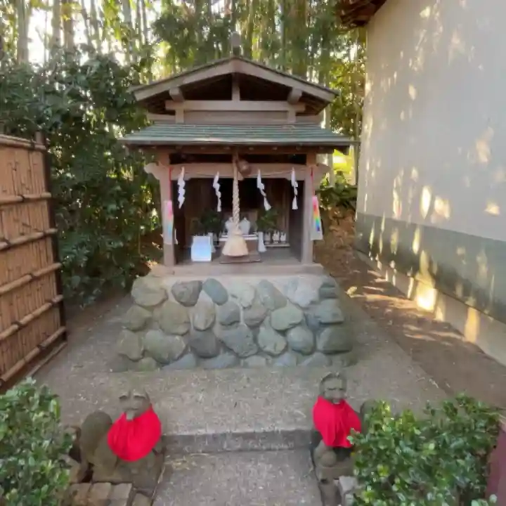 相模国総社六所神社の{uncategorized: "未分類", other: "その他", undefined: "問題あり", building: "その他建物", grave: "お墓", sacred_gate: "鳥居", guardian: "狛犬", statue: "像", buddha: "仏像", history: "歴史", nature: "自然", garden: "庭園", animal: "動物", pagoda: "塔", temizu: "手水舎", mountain_gate: "山門・神門", sanctuary: "本殿・本堂", subordinate: "末社・摂社", art: "芸術", scenery: "景色", jizo: "地蔵", ema: "絵馬", goshuin: "御朱印", omikuji: "おみくじ", items: "授与品その他", amulet: "お守り", goshuincho: "御朱印帳", eats: "食事", festival: "お祭り", votive_dance: "神楽", shichigosan: "七五三参", wedding: "結婚式", experience: "体験その他", initially: "初詣", around: "周辺", anti_infection: "感染症対策"}