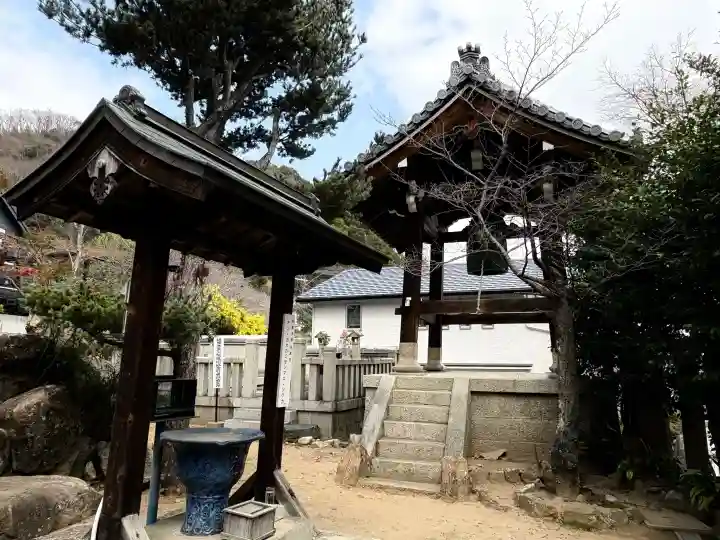妙光院の{uncategorized: "未分類", other: "その他", undefined: "問題あり", building: "その他建物", grave: "お墓", sacred_gate: "鳥居", guardian: "狛犬", statue: "像", buddha: "仏像", history: "歴史", nature: "自然", garden: "庭園", animal: "動物", pagoda: "塔", temizu: "手水舎", mountain_gate: "山門・神門", sanctuary: "本殿・本堂", subordinate: "末社・摂社", art: "芸術", scenery: "景色", jizo: "地蔵", ema: "絵馬", goshuin: "御朱印", omikuji: "おみくじ", items: "授与品その他", amulet: "お守り", goshuincho: "御朱印帳", eats: "食事", festival: "お祭り", votive_dance: "神楽", shichigosan: "七五三参", wedding: "結婚式", experience: "体験その他", initially: "初詣", around: "周辺", anti_infection: "感染症対策"}