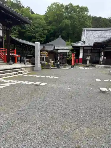 本圀寺の{uncategorized: "未分類", other: "その他", undefined: "問題あり", building: "その他建物", grave: "お墓", sacred_gate: "鳥居", guardian: "狛犬", statue: "像", buddha: "仏像", history: "歴史", nature: "自然", garden: "庭園", animal: "動物", pagoda: "塔", temizu: "手水舎", mountain_gate: "山門・神門", sanctuary: "本殿・本堂", subordinate: "末社・摂社", art: "芸術", scenery: "景色", jizo: "地蔵", ema: "絵馬", goshuin: "御朱印", omikuji: "おみくじ", items: "授与品その他", amulet: "お守り", goshuincho: "御朱印帳", eats: "食事", festival: "お祭り", votive_dance: "神楽", shichigosan: "七五三参", wedding: "結婚式", experience: "体験その他", initially: "初詣", around: "周辺", anti_infection: "感染症対策"}