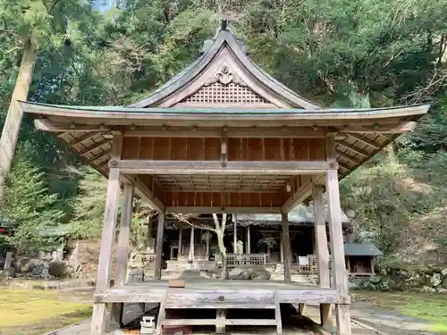 岩戸落葉神社の本殿