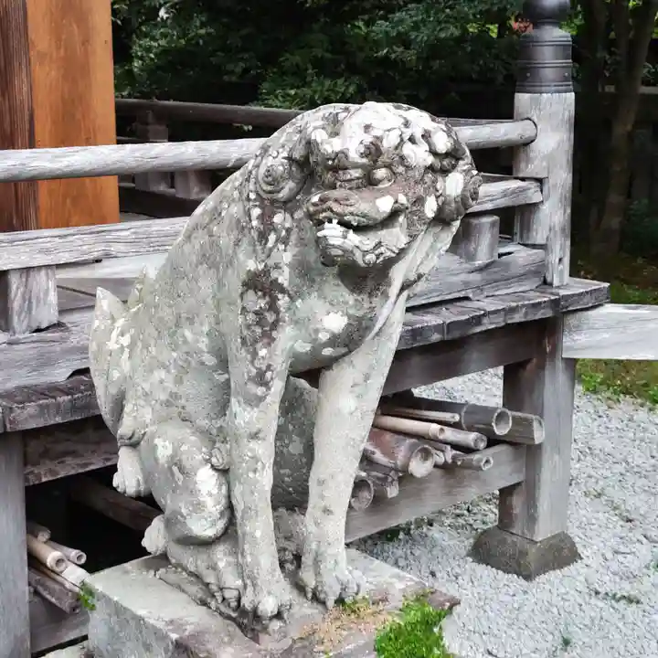 霊丘神社の狛犬