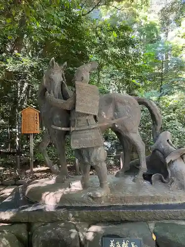 駒木諏訪神社の像