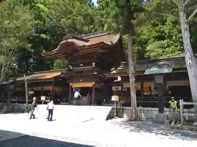 諏訪大社下社秋宮(長野県)