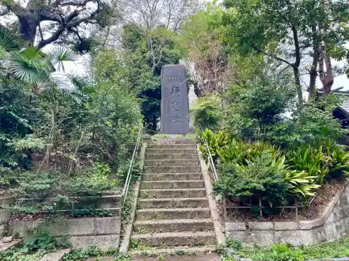 上高田氷川神社の{uncategorized: "未分類", other: "その他", undefined: "問題あり", building: "その他建物", grave: "お墓", sacred_gate: "鳥居", guardian: "狛犬", statue: "像", buddha: "仏像", history: "歴史", nature: "自然", garden: "庭園", animal: "動物", pagoda: "塔", temizu: "手水舎", mountain_gate: "山門・神門", sanctuary: "本殿・本堂", subordinate: "末社・摂社", art: "芸術", scenery: "景色", jizo: "地蔵", ema: "絵馬", goshuin: "御朱印", omikuji: "おみくじ", items: "授与品その他", amulet: "お守り", goshuincho: "御朱印帳", eats: "食事", festival: "お祭り", votive_dance: "神楽", shichigosan: "七五三参", wedding: "結婚式", experience: "体験その他", initially: "初詣", around: "周辺", anti_infection: "感染症対策"}