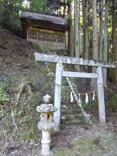 神明社の鳥居