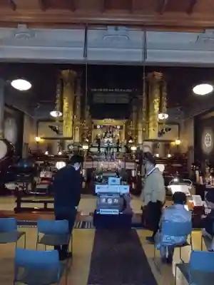 成田山札幌別院新栄寺の本殿・本堂