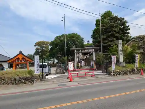 諏訪神社の鳥居