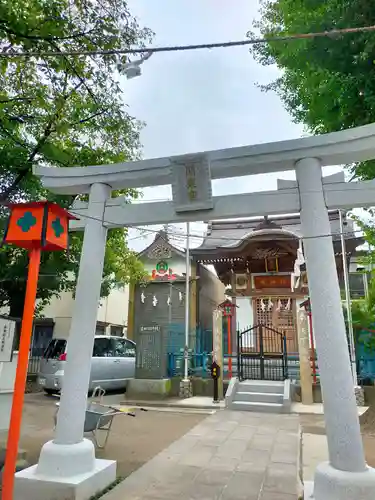 塚越稲荷神社の鳥居