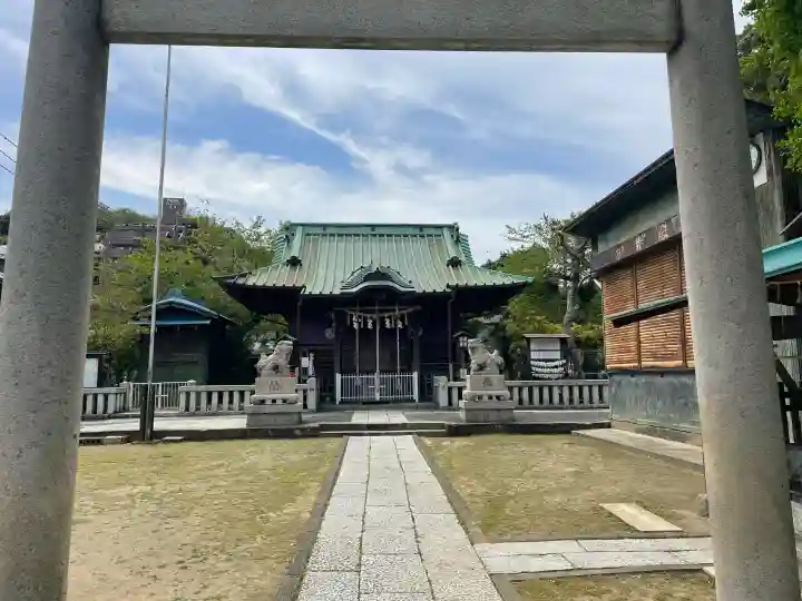 鹿島神社の{uncategorized: "未分類", other: "その他", undefined: "問題あり", building: "その他建物", grave: "お墓", sacred_gate: "鳥居", guardian: "狛犬", statue: "像", buddha: "仏像", history: "歴史", nature: "自然", garden: "庭園", animal: "動物", pagoda: "塔", temizu: "手水舎", mountain_gate: "山門・神門", sanctuary: "本殿・本堂", subordinate: "末社・摂社", art: "芸術", scenery: "景色", jizo: "地蔵", ema: "絵馬", goshuin: "御朱印", omikuji: "おみくじ", items: "授与品その他", amulet: "お守り", goshuincho: "御朱印帳", eats: "食事", festival: "お祭り", votive_dance: "神楽", shichigosan: "七五三参", wedding: "結婚式", experience: "体験その他", initially: "初詣", around: "周辺", anti_infection: "感染症対策"}
