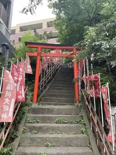 中本一稲荷神社の鳥居