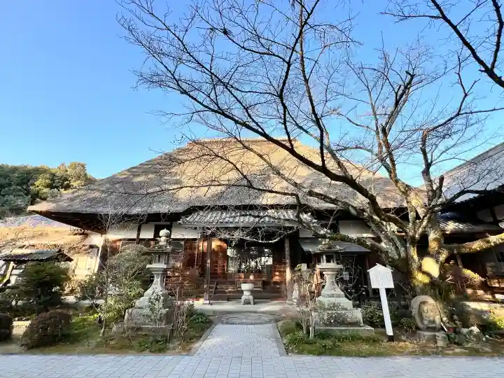 円通寺の{uncategorized: "未分類", other: "その他", undefined: "問題あり", building: "その他建物", grave: "お墓", sacred_gate: "鳥居", guardian: "狛犬", statue: "像", buddha: "仏像", history: "歴史", nature: "自然", garden: "庭園", animal: "動物", pagoda: "塔", temizu: "手水舎", mountain_gate: "山門・神門", sanctuary: "本殿・本堂", subordinate: "末社・摂社", art: "芸術", scenery: "景色", jizo: "地蔵", ema: "絵馬", goshuin: "御朱印", omikuji: "おみくじ", items: "授与品その他", amulet: "お守り", goshuincho: "御朱印帳", eats: "食事", festival: "お祭り", votive_dance: "神楽", shichigosan: "七五三参", wedding: "結婚式", experience: "体験その他", initially: "初詣", around: "周辺", anti_infection: "感染症対策"}