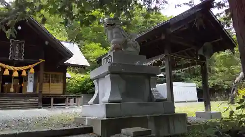 夕張神社の狛犬