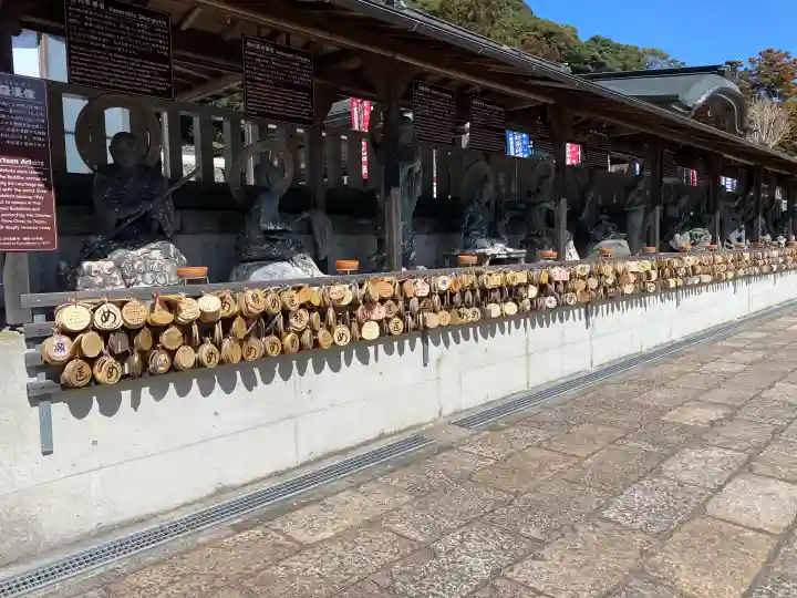 一畑薬師の{uncategorized: "未分類", other: "その他", undefined: "問題あり", building: "その他建物", grave: "お墓", sacred_gate: "鳥居", guardian: "狛犬", statue: "像", buddha: "仏像", history: "歴史", nature: "自然", garden: "庭園", animal: "動物", pagoda: "塔", temizu: "手水舎", mountain_gate: "山門・神門", sanctuary: "本殿・本堂", subordinate: "末社・摂社", art: "芸術", scenery: "景色", jizo: "地蔵", ema: "絵馬", goshuin: "御朱印", omikuji: "おみくじ", items: "授与品その他", amulet: "お守り", goshuincho: "御朱印帳", eats: "食事", festival: "お祭り", votive_dance: "神楽", shichigosan: "七五三参", wedding: "結婚式", experience: "体験その他", initially: "初詣", around: "周辺", anti_infection: "感染症対策"}