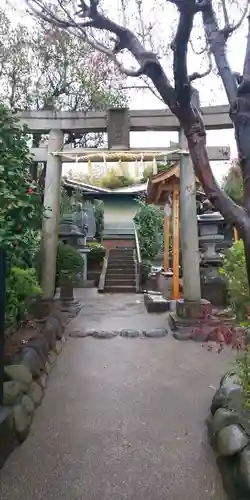 横浜御嶽神社の鳥居