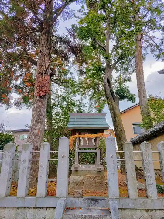 白山神社(上小口)の末社・摂社