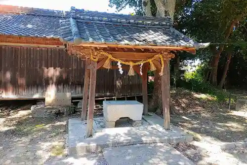 八剱神社・神明社合殿の手水舎