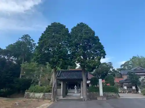 幸田寺の山門