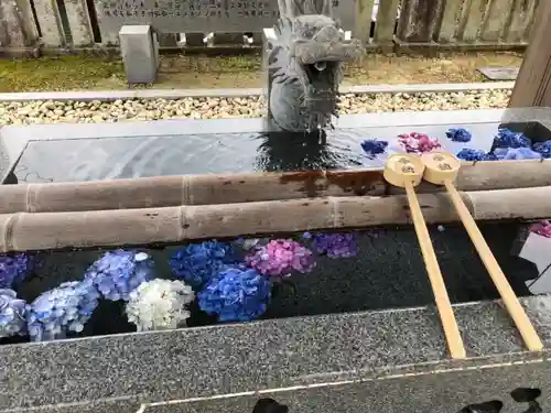 粟井神社の手水舎