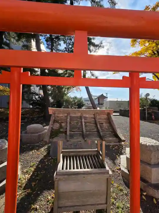 重蔵神社の{uncategorized: "未分類", other: "その他", undefined: "問題あり", building: "その他建物", grave: "お墓", sacred_gate: "鳥居", guardian: "狛犬", statue: "像", buddha: "仏像", history: "歴史", nature: "自然", garden: "庭園", animal: "動物", pagoda: "塔", temizu: "手水舎", mountain_gate: "山門・神門", sanctuary: "本殿・本堂", subordinate: "末社・摂社", art: "芸術", scenery: "景色", jizo: "地蔵", ema: "絵馬", goshuin: "御朱印", omikuji: "おみくじ", items: "授与品その他", amulet: "お守り", goshuincho: "御朱印帳", eats: "食事", festival: "お祭り", votive_dance: "神楽", shichigosan: "七五三参", wedding: "結婚式", experience: "体験その他", initially: "初詣", around: "周辺", anti_infection: "感染症対策"}