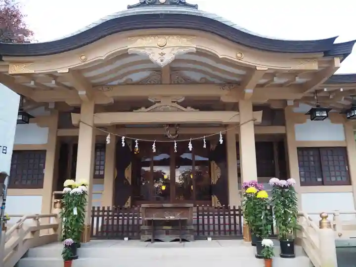 新町御嶽神社の本殿・本堂
