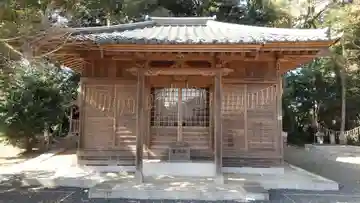 新治神社の本殿・本堂