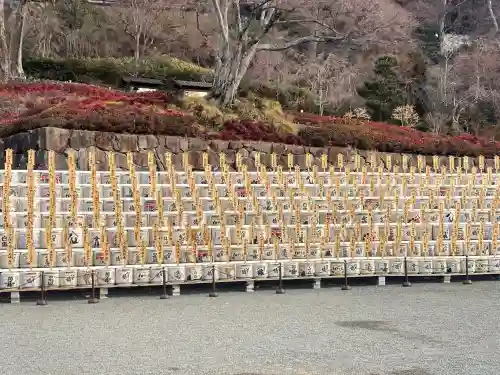 勝尾寺の{uncategorized: "未分類", other: "その他", undefined: "問題あり", building: "その他建物", grave: "お墓", sacred_gate: "鳥居", guardian: "狛犬", statue: "像", buddha: "仏像", history: "歴史", nature: "自然", garden: "庭園", animal: "動物", pagoda: "塔", temizu: "手水舎", mountain_gate: "山門・神門", sanctuary: "本殿・本堂", subordinate: "末社・摂社", art: "芸術", scenery: "景色", jizo: "地蔵", ema: "絵馬", goshuin: "御朱印", omikuji: "おみくじ", items: "授与品その他", amulet: "お守り", goshuincho: "御朱印帳", eats: "食事", festival: "お祭り", votive_dance: "神楽", shichigosan: "七五三参", wedding: "結婚式", experience: "体験その他", initially: "初詣", around: "周辺", anti_infection: "感染症対策"}