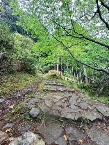 熊野本宮大社の{uncategorized: "未分類", other: "その他", undefined: "問題あり", building: "その他建物", grave: "お墓", sacred_gate: "鳥居", guardian: "狛犬", statue: "像", buddha: "仏像", history: "歴史", nature: "自然", garden: "庭園", animal: "動物", pagoda: "塔", temizu: "手水舎", mountain_gate: "山門・神門", sanctuary: "本殿・本堂", subordinate: "末社・摂社", art: "芸術", scenery: "景色", jizo: "地蔵", ema: "絵馬", goshuin: "御朱印", omikuji: "おみくじ", items: "授与品その他", amulet: "お守り", goshuincho: "御朱印帳", eats: "食事", festival: "お祭り", votive_dance: "神楽", shichigosan: "七五三参", wedding: "結婚式", experience: "体験その他", initially: "初詣", around: "周辺", anti_infection: "感染症対策"}