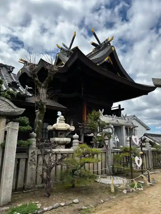 羽黒神社の{uncategorized: "未分類", other: "その他", undefined: "問題あり", building: "その他建物", grave: "お墓", sacred_gate: "鳥居", guardian: "狛犬", statue: "像", buddha: "仏像", history: "歴史", nature: "自然", garden: "庭園", animal: "動物", pagoda: "塔", temizu: "手水舎", mountain_gate: "山門・神門", sanctuary: "本殿・本堂", subordinate: "末社・摂社", art: "芸術", scenery: "景色", jizo: "地蔵", ema: "絵馬", goshuin: "御朱印", omikuji: "おみくじ", items: "授与品その他", amulet: "お守り", goshuincho: "御朱印帳", eats: "食事", festival: "お祭り", votive_dance: "神楽", shichigosan: "七五三参", wedding: "結婚式", experience: "体験その他", initially: "初詣", around: "周辺", anti_infection: "感染症対策"}