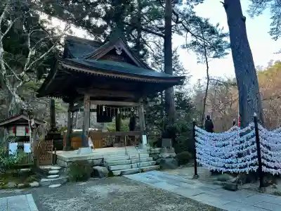 徳善院明王密寺の{uncategorized: "未分類", other: "その他", undefined: "問題あり", building: "その他建物", grave: "お墓", sacred_gate: "鳥居", guardian: "狛犬", statue: "像", buddha: "仏像", history: "歴史", nature: "自然", garden: "庭園", animal: "動物", pagoda: "塔", temizu: "手水舎", mountain_gate: "山門・神門", sanctuary: "本殿・本堂", subordinate: "末社・摂社", art: "芸術", scenery: "景色", jizo: "地蔵", ema: "絵馬", goshuin: "御朱印", omikuji: "おみくじ", items: "授与品その他", amulet: "お守り", goshuincho: "御朱印帳", eats: "食事", festival: "お祭り", votive_dance: "神楽", shichigosan: "七五三参", wedding: "結婚式", experience: "体験その他", initially: "初詣", around: "周辺", anti_infection: "感染症対策"}
