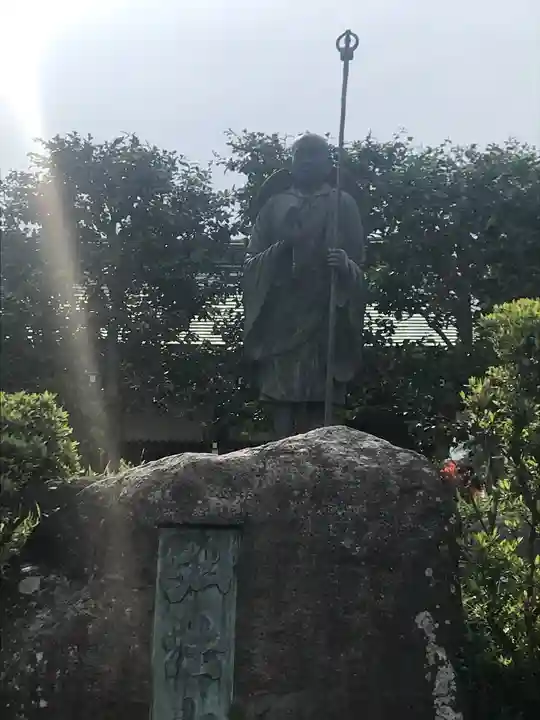 勝福寺の像