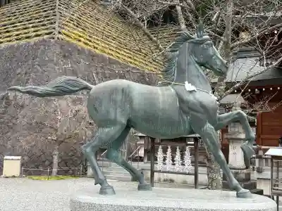 丹生川上神社（上社）の{uncategorized: "未分類", other: "その他", undefined: "問題あり", building: "その他建物", grave: "お墓", sacred_gate: "鳥居", guardian: "狛犬", statue: "像", buddha: "仏像", history: "歴史", nature: "自然", garden: "庭園", animal: "動物", pagoda: "塔", temizu: "手水舎", mountain_gate: "山門・神門", sanctuary: "本殿・本堂", subordinate: "末社・摂社", art: "芸術", scenery: "景色", jizo: "地蔵", ema: "絵馬", goshuin: "御朱印", omikuji: "おみくじ", items: "授与品その他", amulet: "お守り", goshuincho: "御朱印帳", eats: "食事", festival: "お祭り", votive_dance: "神楽", shichigosan: "七五三参", wedding: "結婚式", experience: "体験その他", initially: "初詣", around: "周辺", anti_infection: "感染症対策"}