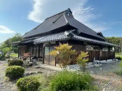 浄教寺の{uncategorized: "未分類", other: "その他", undefined: "問題あり", building: "その他建物", grave: "お墓", sacred_gate: "鳥居", guardian: "狛犬", statue: "像", buddha: "仏像", history: "歴史", nature: "自然", garden: "庭園", animal: "動物", pagoda: "塔", temizu: "手水舎", mountain_gate: "山門・神門", sanctuary: "本殿・本堂", subordinate: "末社・摂社", art: "芸術", scenery: "景色", jizo: "地蔵", ema: "絵馬", goshuin: "御朱印", omikuji: "おみくじ", items: "授与品その他", amulet: "お守り", goshuincho: "御朱印帳", eats: "食事", festival: "お祭り", votive_dance: "神楽", shichigosan: "七五三参", wedding: "結婚式", experience: "体験その他", initially: "初詣", around: "周辺", anti_infection: "感染症対策"}