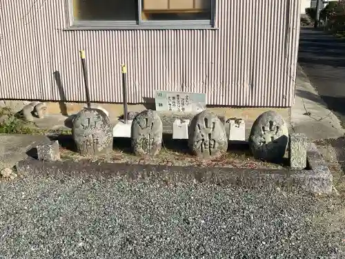 光輪寺の{uncategorized: "未分類", other: "その他", undefined: "問題あり", building: "その他建物", grave: "お墓", sacred_gate: "鳥居", guardian: "狛犬", statue: "像", buddha: "仏像", history: "歴史", nature: "自然", garden: "庭園", animal: "動物", pagoda: "塔", temizu: "手水舎", mountain_gate: "山門・神門", sanctuary: "本殿・本堂", subordinate: "末社・摂社", art: "芸術", scenery: "景色", jizo: "地蔵", ema: "絵馬", goshuin: "御朱印", omikuji: "おみくじ", items: "授与品その他", amulet: "お守り", goshuincho: "御朱印帳", eats: "食事", festival: "お祭り", votive_dance: "神楽", shichigosan: "七五三参", wedding: "結婚式", experience: "体験その他", initially: "初詣", around: "周辺", anti_infection: "感染症対策"}