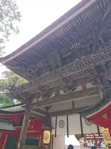 石上神宮の山門・神門