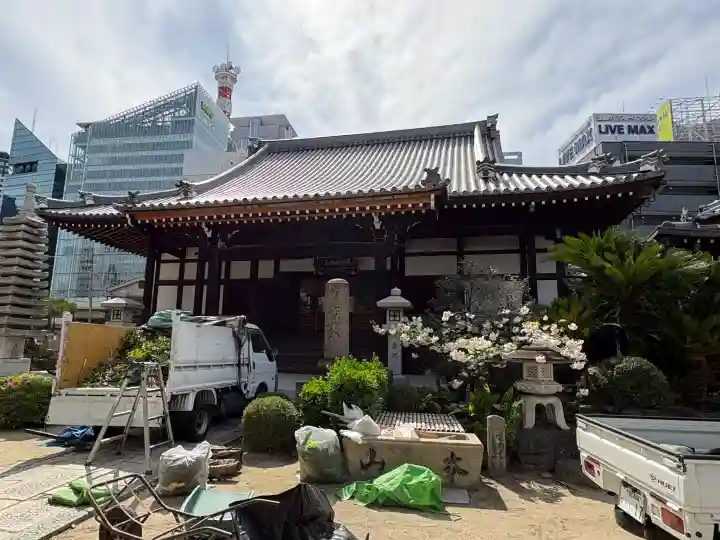 浜本山 源光寺の{uncategorized: "未分類", other: "その他", undefined: "問題あり", building: "その他建物", grave: "お墓", sacred_gate: "鳥居", guardian: "狛犬", statue: "像", buddha: "仏像", history: "歴史", nature: "自然", garden: "庭園", animal: "動物", pagoda: "塔", temizu: "手水舎", mountain_gate: "山門・神門", sanctuary: "本殿・本堂", subordinate: "末社・摂社", art: "芸術", scenery: "景色", jizo: "地蔵", ema: "絵馬", goshuin: "御朱印", omikuji: "おみくじ", items: "授与品その他", amulet: "お守り", goshuincho: "御朱印帳", eats: "食事", festival: "お祭り", votive_dance: "神楽", shichigosan: "七五三参", wedding: "結婚式", experience: "体験その他", initially: "初詣", around: "周辺", anti_infection: "感染症対策"}