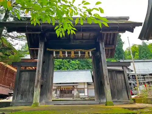 飛騨護国神社の山門