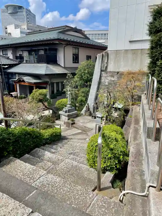 妙清寺の{uncategorized: "未分類", other: "その他", undefined: "問題あり", building: "その他建物", grave: "お墓", sacred_gate: "鳥居", guardian: "狛犬", statue: "像", buddha: "仏像", history: "歴史", nature: "自然", garden: "庭園", animal: "動物", pagoda: "塔", temizu: "手水舎", mountain_gate: "山門・神門", sanctuary: "本殿・本堂", subordinate: "末社・摂社", art: "芸術", scenery: "景色", jizo: "地蔵", ema: "絵馬", goshuin: "御朱印", omikuji: "おみくじ", items: "授与品その他", amulet: "お守り", goshuincho: "御朱印帳", eats: "食事", festival: "お祭り", votive_dance: "神楽", shichigosan: "七五三参", wedding: "結婚式", experience: "体験その他", initially: "初詣", around: "周辺", anti_infection: "感染症対策"}