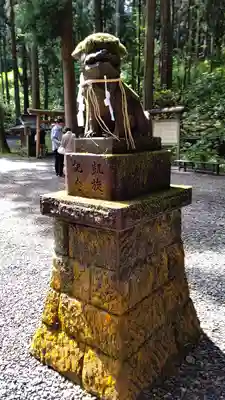御岩神社の狛犬