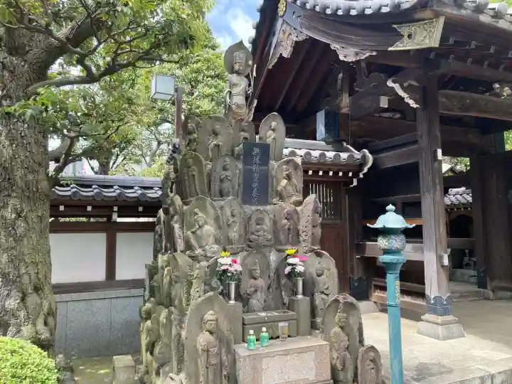 大楽院の{uncategorized: "未分類", other: "その他", undefined: "問題あり", building: "その他建物", grave: "お墓", sacred_gate: "鳥居", guardian: "狛犬", statue: "像", buddha: "仏像", history: "歴史", nature: "自然", garden: "庭園", animal: "動物", pagoda: "塔", temizu: "手水舎", mountain_gate: "山門・神門", sanctuary: "本殿・本堂", subordinate: "末社・摂社", art: "芸術", scenery: "景色", jizo: "地蔵", ema: "絵馬", goshuin: "御朱印", omikuji: "おみくじ", items: "授与品その他", amulet: "お守り", goshuincho: "御朱印帳", eats: "食事", festival: "お祭り", votive_dance: "神楽", shichigosan: "七五三参", wedding: "結婚式", experience: "体験その他", initially: "初詣", around: "周辺", anti_infection: "感染症対策"}