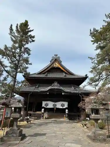 信濃國分寺の本殿・本堂