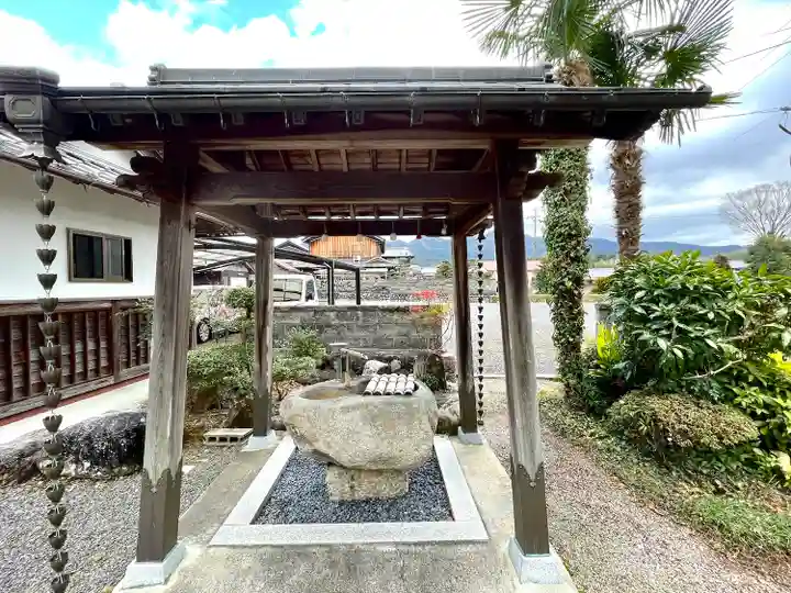 普門寺の手水舎