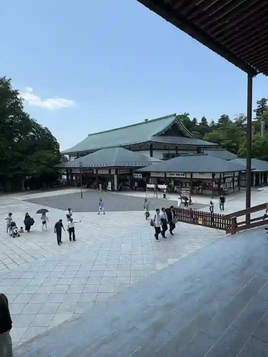 成田山新勝寺の{uncategorized: "未分類", other: "その他", undefined: "問題あり", building: "その他建物", grave: "お墓", sacred_gate: "鳥居", guardian: "狛犬", statue: "像", buddha: "仏像", history: "歴史", nature: "自然", garden: "庭園", animal: "動物", pagoda: "塔", temizu: "手水舎", mountain_gate: "山門・神門", sanctuary: "本殿・本堂", subordinate: "末社・摂社", art: "芸術", scenery: "景色", jizo: "地蔵", ema: "絵馬", goshuin: "御朱印", omikuji: "おみくじ", items: "授与品その他", amulet: "お守り", goshuincho: "御朱印帳", eats: "食事", festival: "お祭り", votive_dance: "神楽", shichigosan: "七五三参", wedding: "結婚式", experience: "体験その他", initially: "初詣", around: "周辺", anti_infection: "感染症対策"}