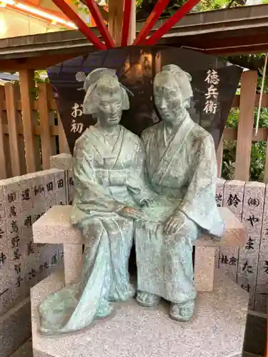 露天神社（お初天神）の像