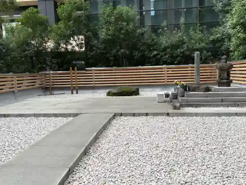 将門塚の{uncategorized: "未分類", other: "その他", undefined: "問題あり", building: "その他建物", grave: "お墓", sacred_gate: "鳥居", guardian: "狛犬", statue: "像", buddha: "仏像", history: "歴史", nature: "自然", garden: "庭園", animal: "動物", pagoda: "塔", temizu: "手水舎", mountain_gate: "山門・神門", sanctuary: "本殿・本堂", subordinate: "末社・摂社", art: "芸術", scenery: "景色", jizo: "地蔵", ema: "絵馬", goshuin: "御朱印", omikuji: "おみくじ", items: "授与品その他", amulet: "お守り", goshuincho: "御朱印帳", eats: "食事", festival: "お祭り", votive_dance: "神楽", shichigosan: "七五三参", wedding: "結婚式", experience: "体験その他", initially: "初詣", around: "周辺", anti_infection: "感染症対策"}