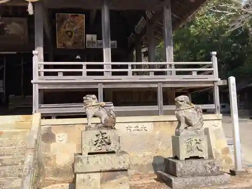 甲八幡神社の狛犬