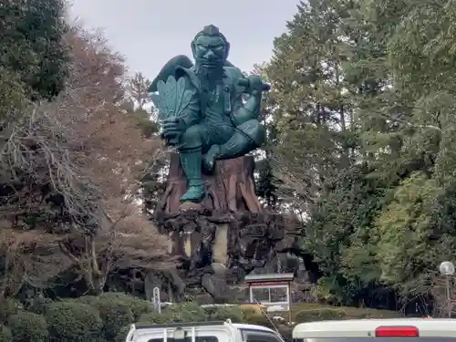 古井の天狗山の像