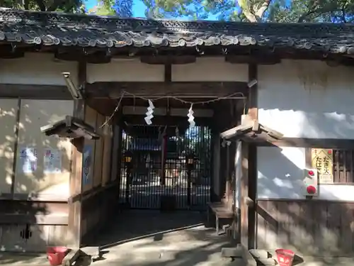 水主神社・樺井月神社の山門